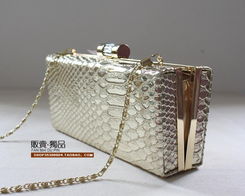 優(yōu)雅出行，璀璨綻放——美國(guó)品牌蛇紋金屬質(zhì)感鏈條手拿包